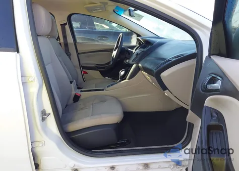 2016 Ford Focus Se z USA, uszkodzony, nr VIN 1FADP3K23GL343736